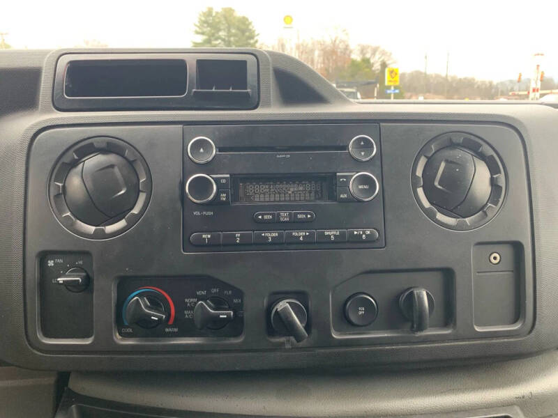 2014 Ford E-Series E-350 SD