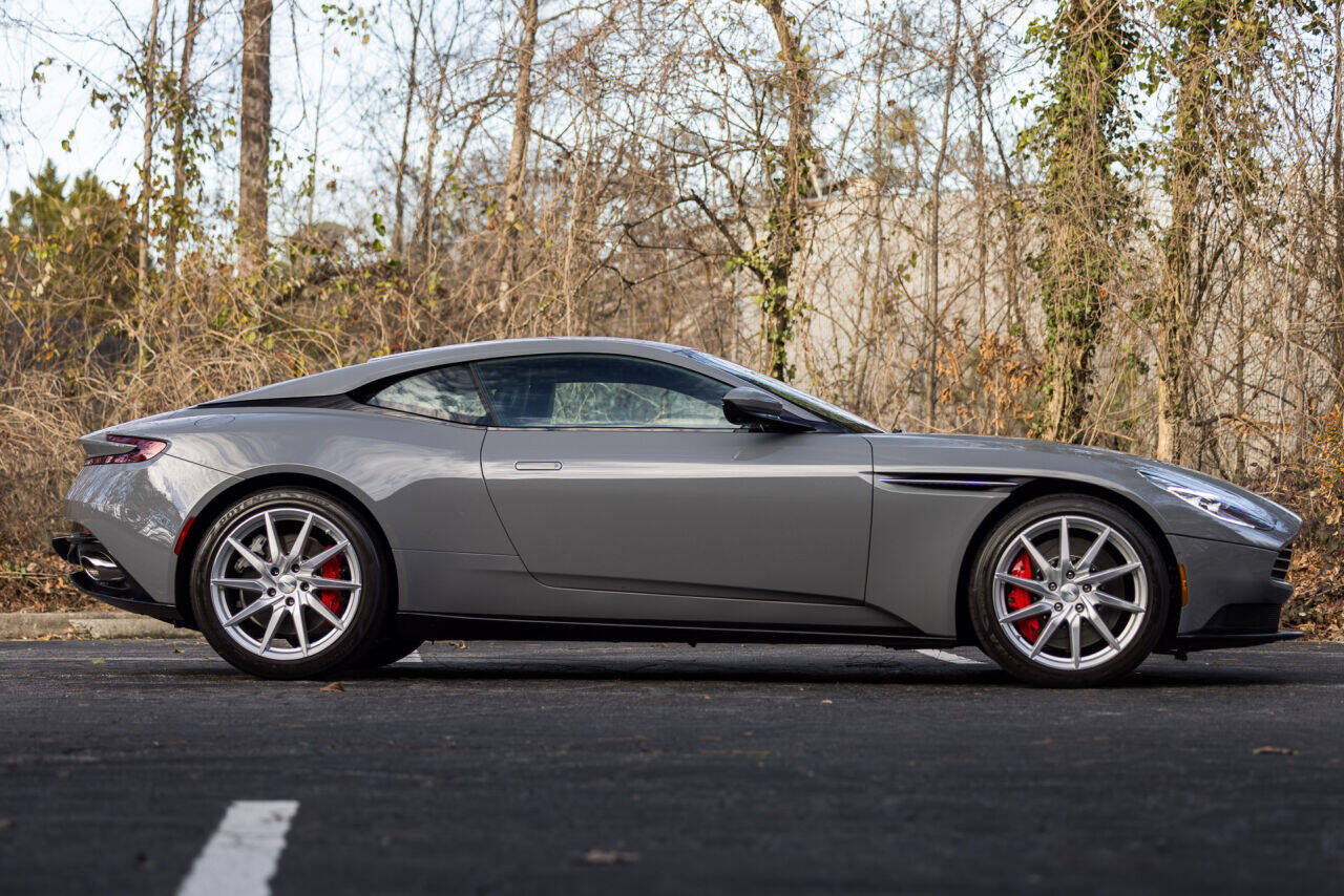 2018 Aston Martin DB11 6