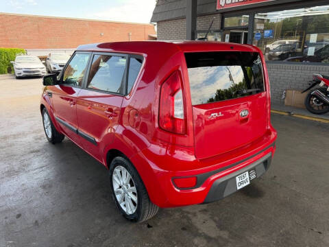 2013 Kia Soul +
