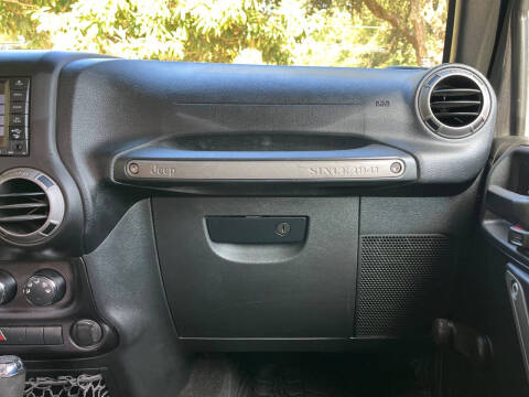 2017 Jeep Wrangler Willys Wheeler