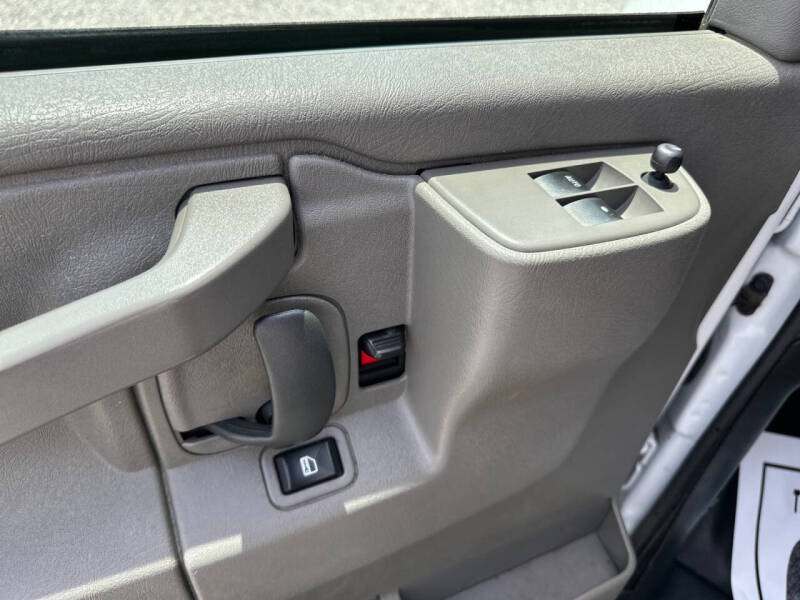 2022 Chevrolet Express 2500