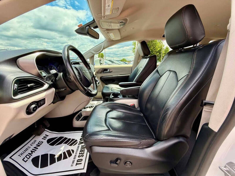 2020 Chrysler Pacifica Touring L