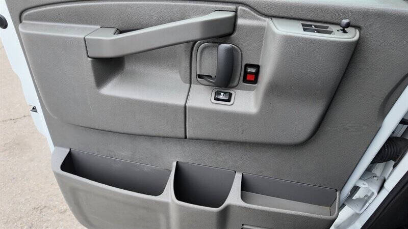 2022 Chevrolet Express 2500