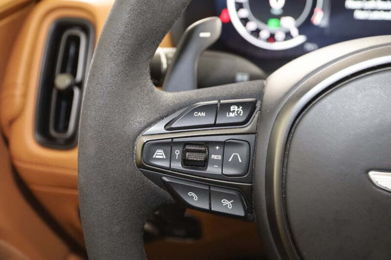 2023 Aston Martin DBX 707