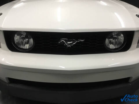 2005 Ford Mustang GT Deluxe