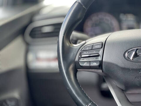 2020 Hyundai Veloster 2.0L Premium