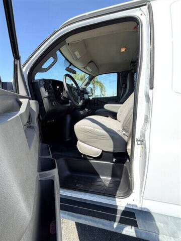 2017 GMC Savana 2500