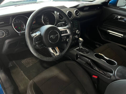 2017 Ford Mustang V6