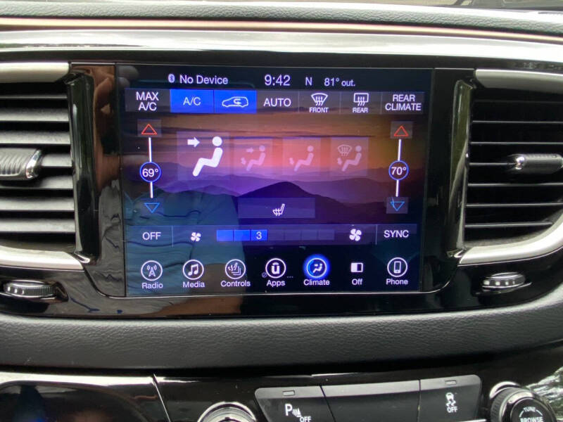 2017 Chrysler Pacifica Touring-L