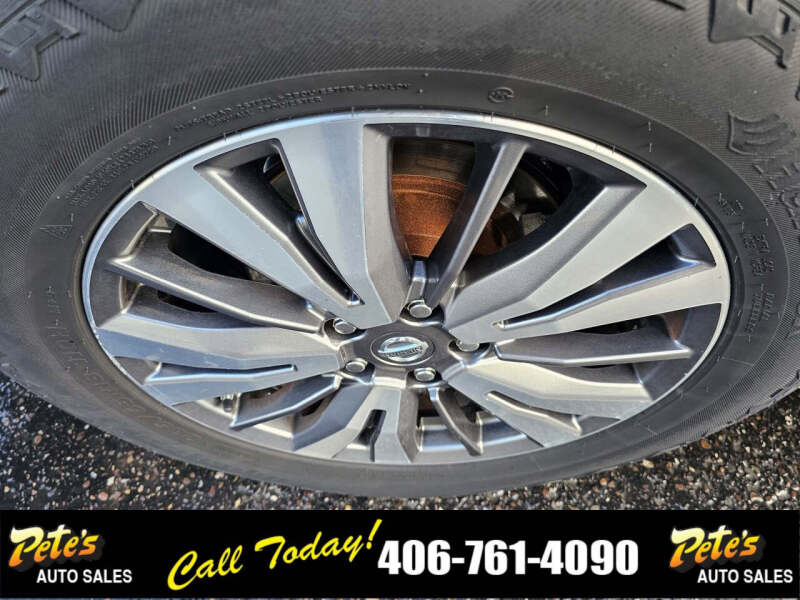 2018 Nissan Pathfinder SV