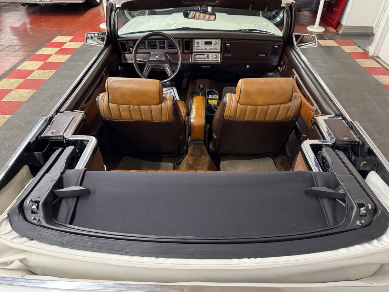 1984 Chrysler Le Baron 23