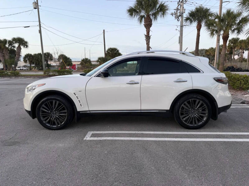 2017 Infiniti QX70