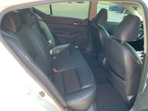 2021 Nissan Altima 2.0 SR