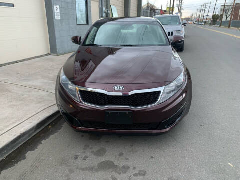 2011 Kia Optima for sale at SUNSHINE AUTO SALES LLC in Paterson NJ