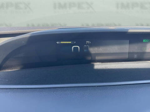 2022 Toyota Prius LE