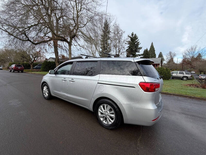2017 Kia Sedona LX