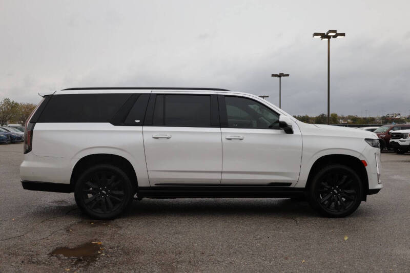 2023 Cadillac Escalade ESV Sport