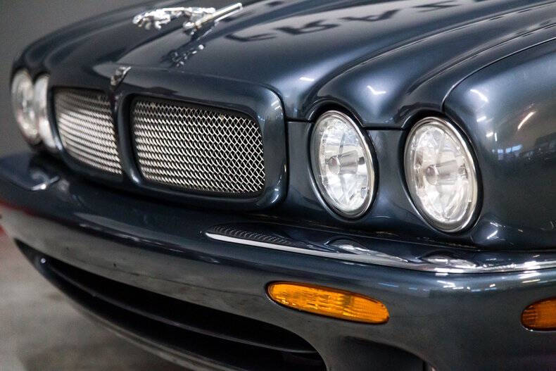 2001 Jaguar XJR