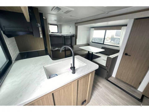 2025 Salem CL 241BHXL