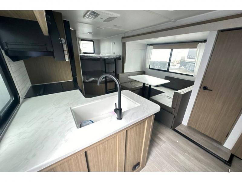 2025 Salem CL 241BHXL