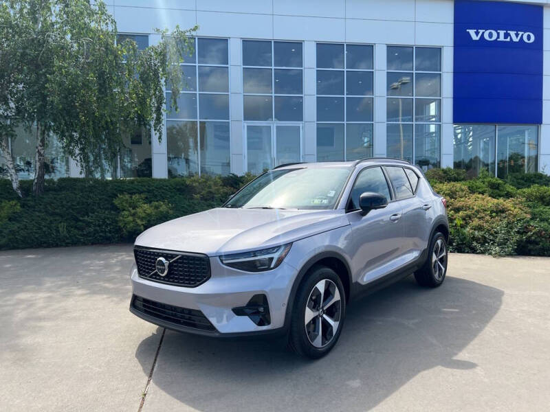 2026 Volvo XC40 B5 Plus