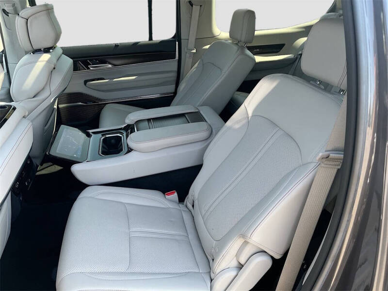 2023 Jeep Grand Wagoneer