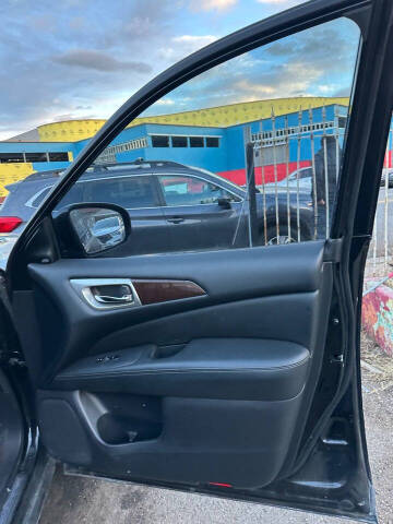 2016 Nissan Pathfinder SL