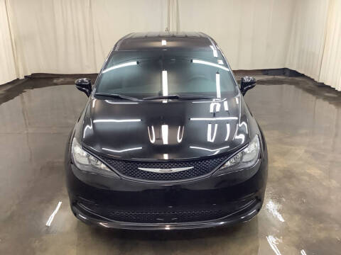 2027 Chrysler Pacifica LX