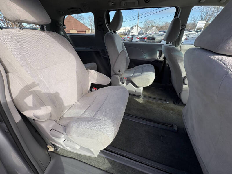 2015 Toyota Sienna L 7-Passenger