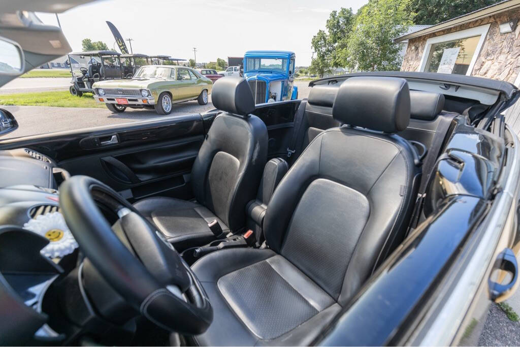 2008 Volkswagen New Beetle Convertible 77