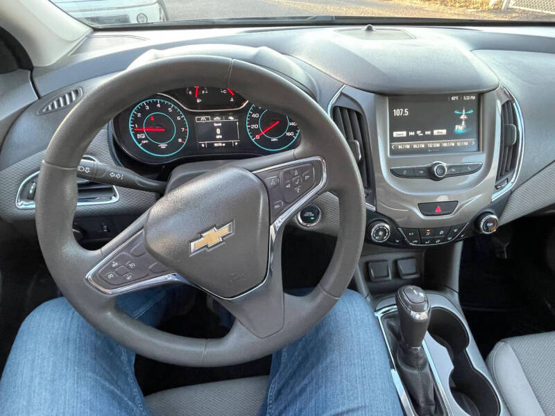 2017 Chevrolet Cruze LT Auto