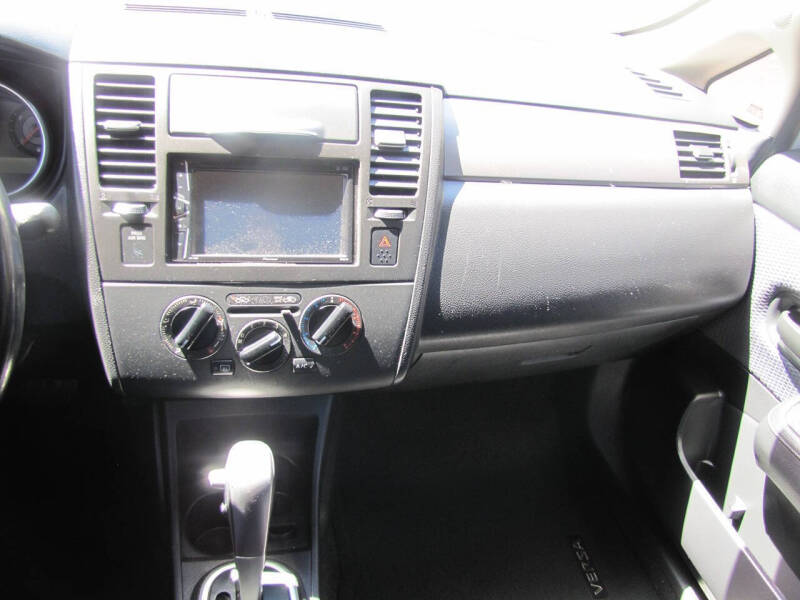 2009 Nissan Versa 1.8 SL