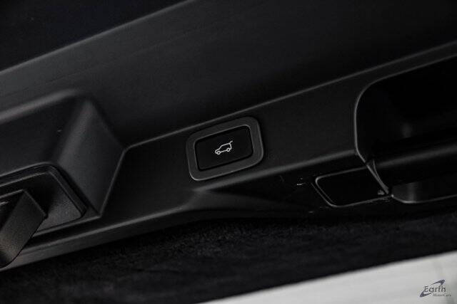 2020 Land Rover Range Rover Sport SVR