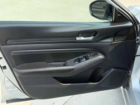 2020 Nissan Altima 2.5 SR