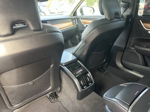 2022 Volvo S90 B6 Momentum