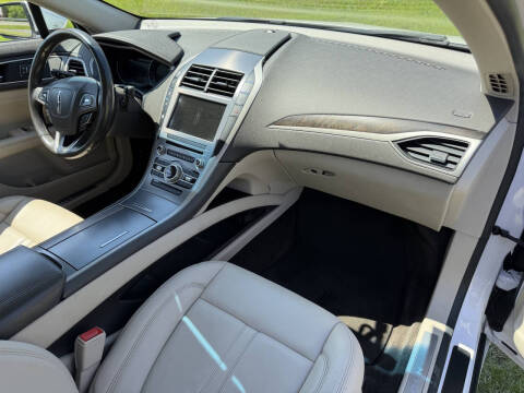 2017 Lincoln MKZ Select