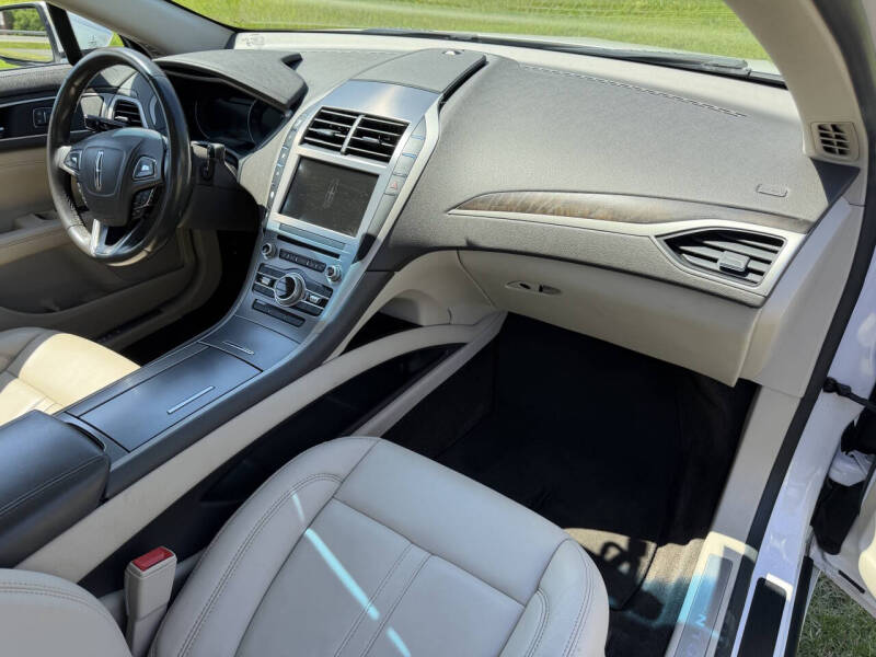 2017 Lincoln MKZ Select