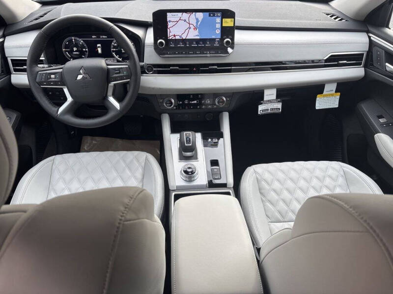 2025 Mitsubishi Outlander PHEV SEL