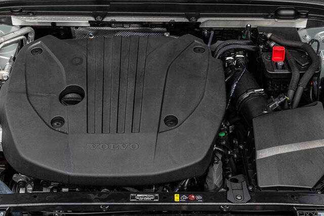 2024 Volvo S60 B5 Plus Dark Theme