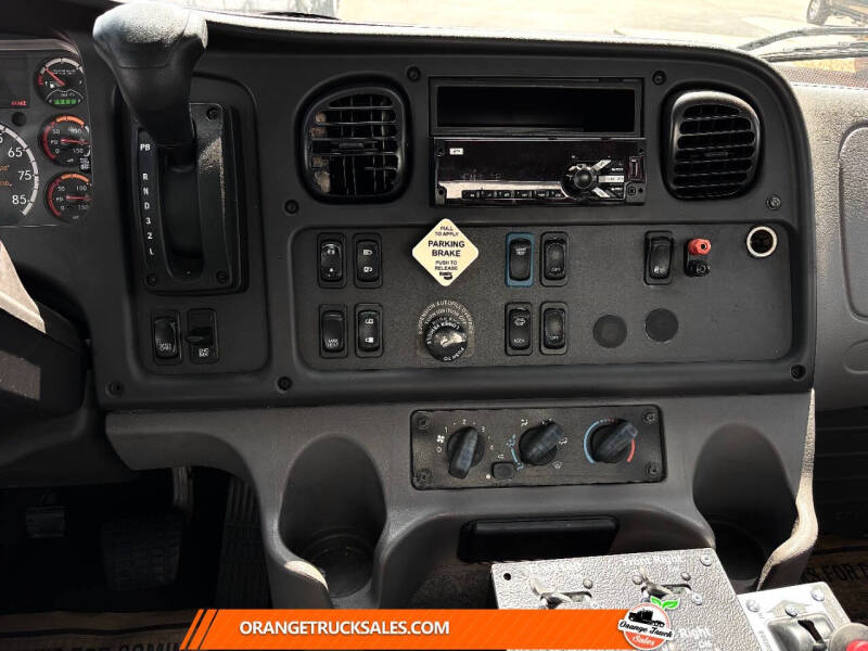 2020 Freightliner M2 106
