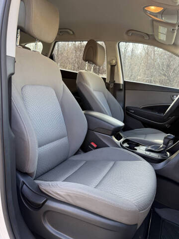 2017 Hyundai Santa Fe SE