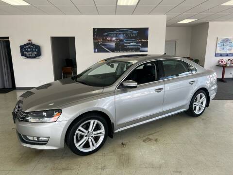 2013 Volkswagen Passat for sale at Used Car Outlet in Bloomington IL
