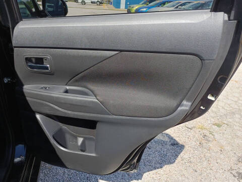 2016 Mitsubishi Outlander ES