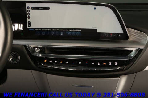 2024 Cadillac LYRIQ Luxury 1