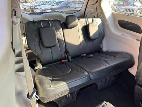 2019 Chrysler Pacifica Touring L