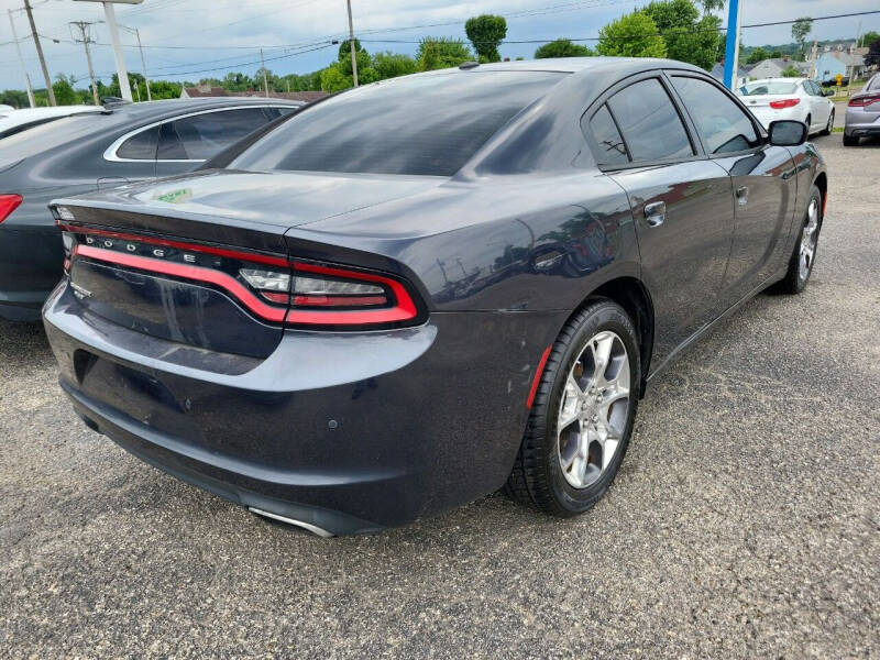 2016 Dodge Charger SE