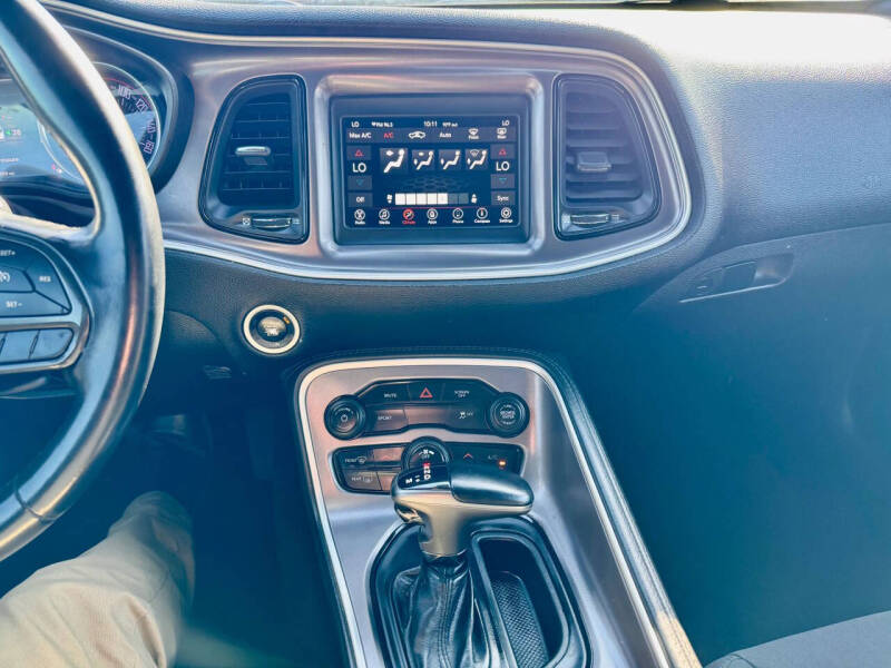 2020 Dodge Challenger SXT