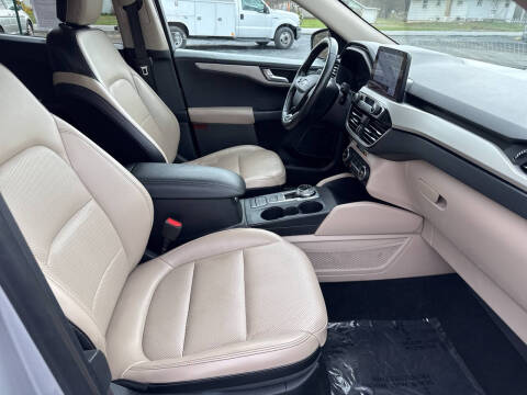 2020 Ford Escape SEL