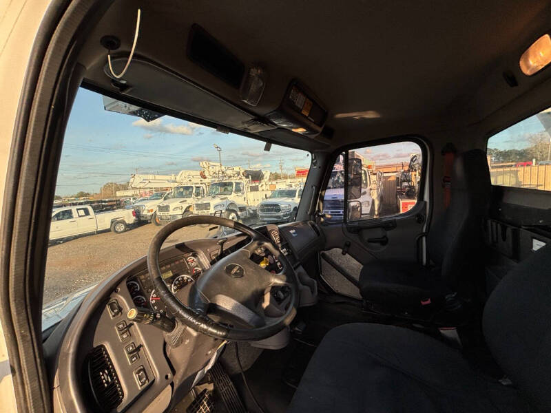 2015 Freightliner M2 106