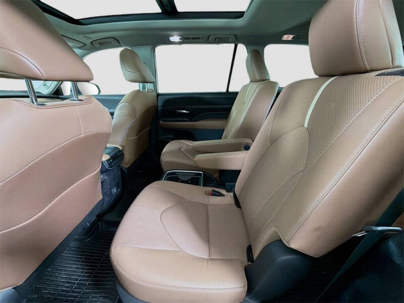 2024 Toyota Grand Highlander Platinum